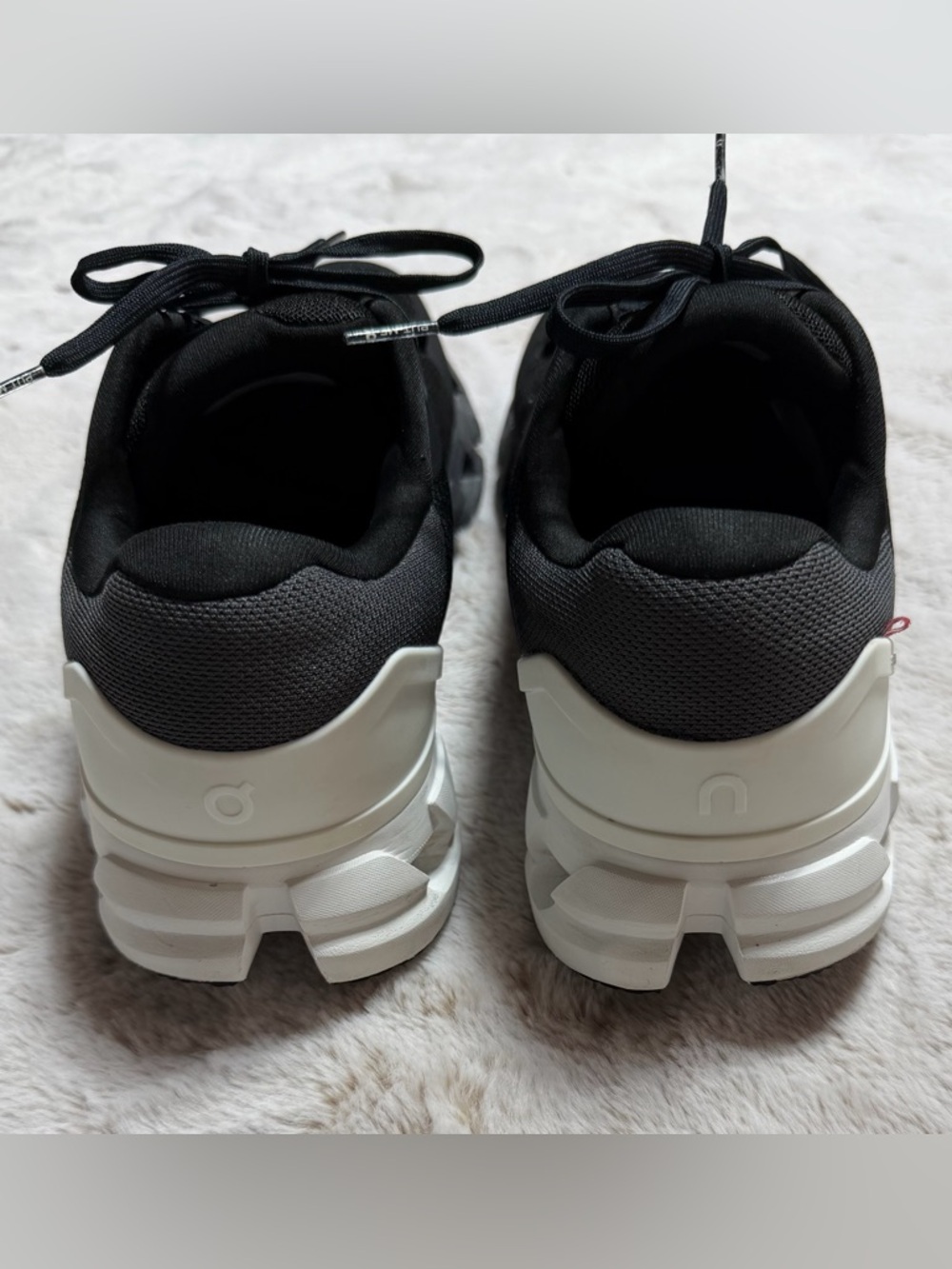 On Cloudflyer 4 Women’s Black/White 11W - Picture 14 of 16